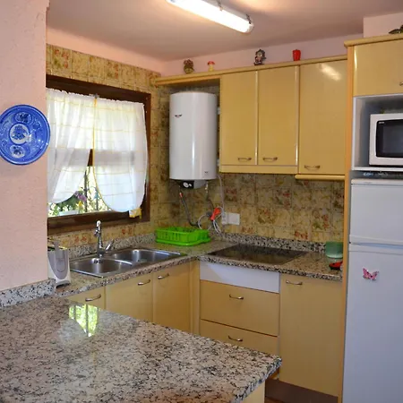 Casa Se Aceptan Mascotas Cercana A Un Bosque - Es-323-56